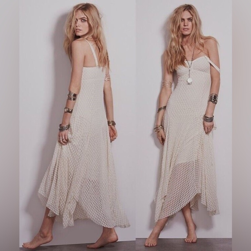 Beautiful Mesh Dot Flowy Ivory Dress